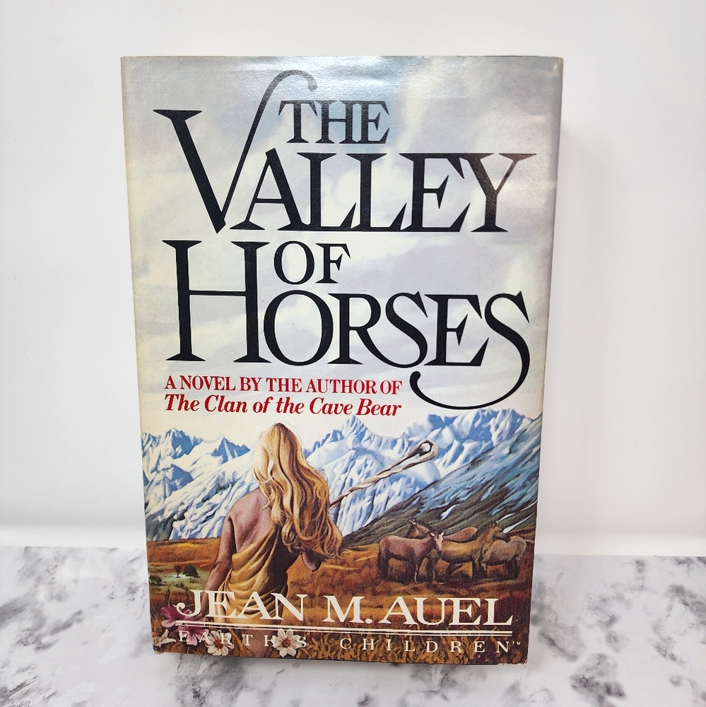The Valley of Horses Hardback Book By Jean M.Auel